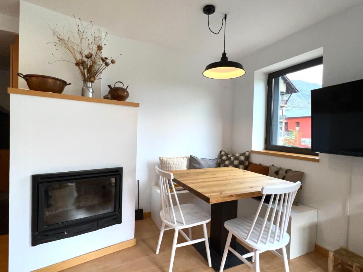 Apartament La Gisca - L'Amfitriona Valencia D'Aneu Eksteriør billede