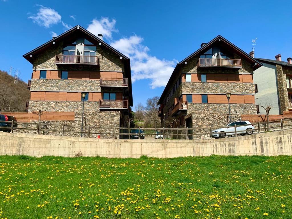 Apartament La Gisca - L'Amfitriona Valencia D'Aneu Eksteriør billede